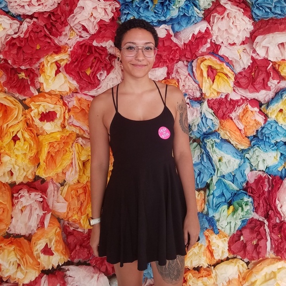 Meet your Posher, Shawndra - Picture 2 of 2